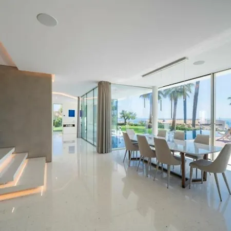 Villa Elm